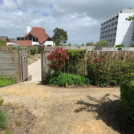 Rustig Gelegen Met Zwembad Op Wandelafstand Zeedijk En Jachthaven. Nieuwpoort